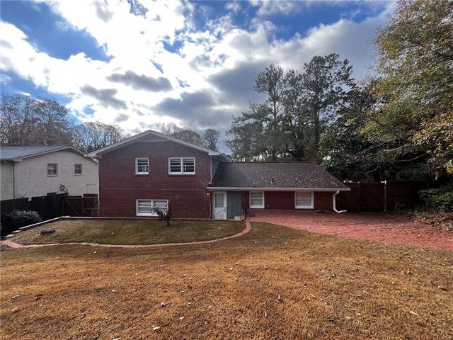 4016 Elmscourt Drive, Stone Mountain, GA 30083