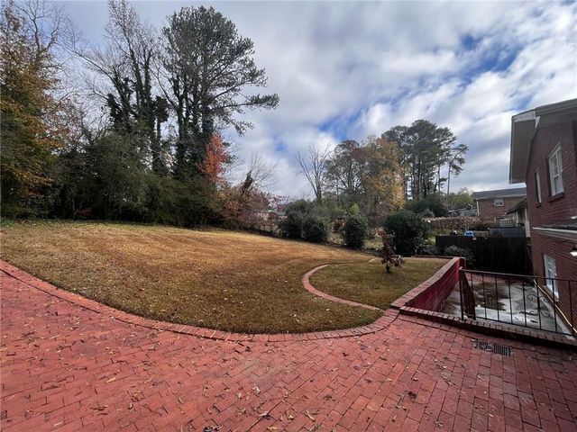 4016 Elmscourt Drive, Stone Mountain, GA 30083