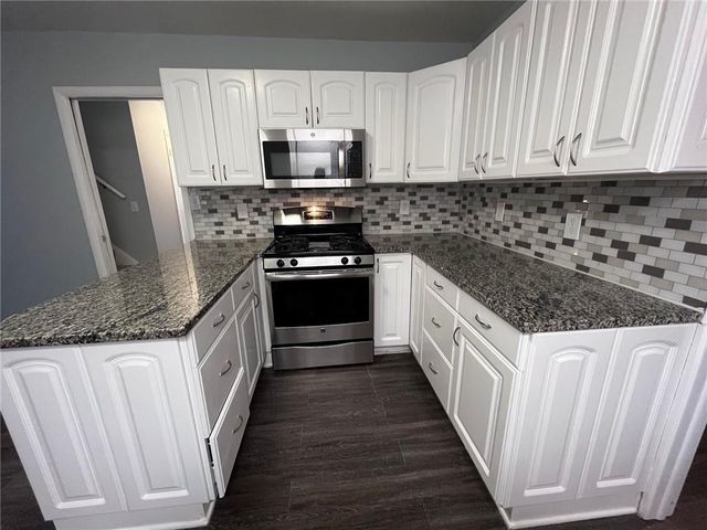 4016 Elmscourt Drive, Stone Mountain, GA 30083