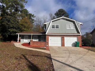 4016 Elmscourt Drive, Stone Mountain, GA 30083
