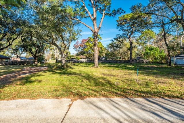 5059 Winding Way, Dickinson, TX 77539