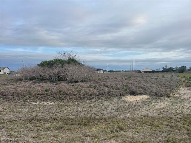 7002 Lotus CT, Labelle, FL 33935