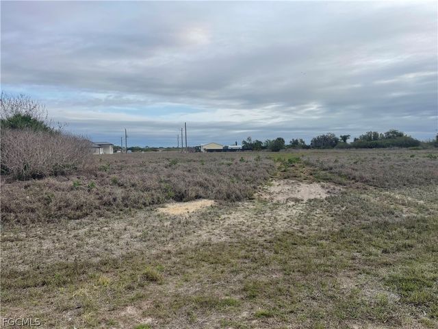 7002 Lotus CT, Labelle, FL 33935