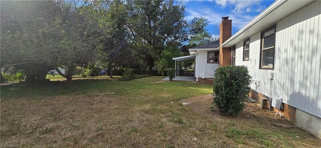 1746 Stoneybrook Drive, High Point, NC 27265