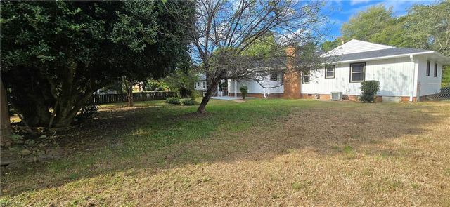 1746 Stoneybrook Drive, High Point, NC 27265