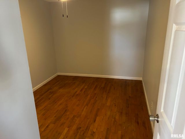 1010 E Esther Street, Taylorville, IL 62568