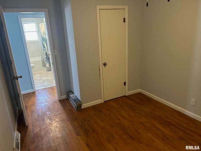 1010 E Esther Street, Taylorville, IL 62568