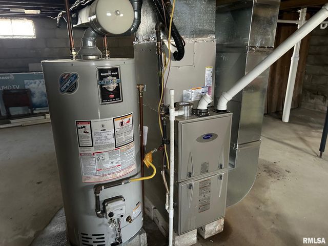 1010 E Esther Street, Taylorville, IL 62568