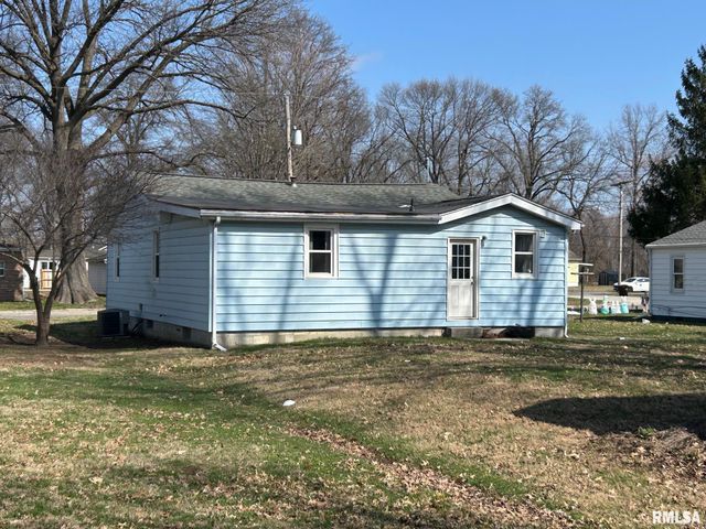 1010 E Esther Street, Taylorville, IL 62568