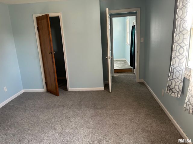 1010 E Esther Street, Taylorville, IL 62568