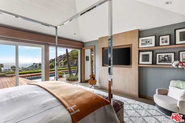 8814 Pinto Place, Los Angeles, CA 90069