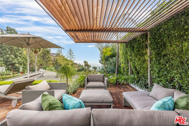 8814 Pinto Place, Los Angeles, CA 90069