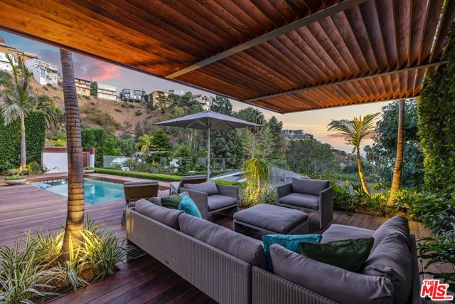 8814 Pinto Place, Los Angeles, CA 90069