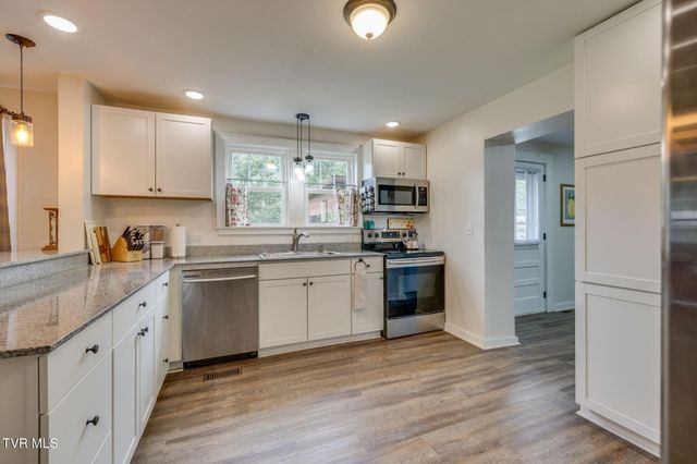 205 Willow Street, Roan Mountain, TN 37687