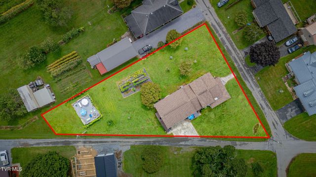 205 Willow Street, Roan Mountain, TN 37687