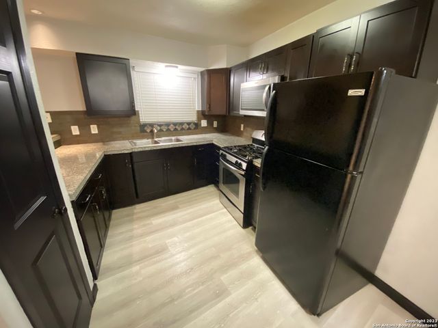 211 Natalen Ave Apt 104, San Antonio, TX 78209