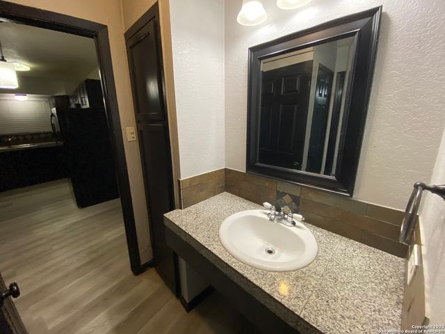211 Natalen Ave Apt 104, San Antonio, TX 78209