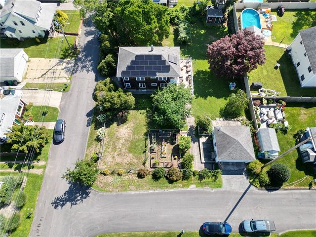84 Alden Avenue, Warwick, RI 02889