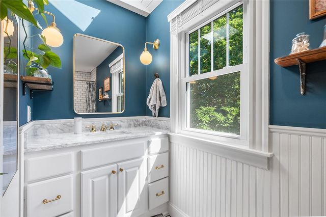 84 Alden Avenue, Warwick, RI 02889
