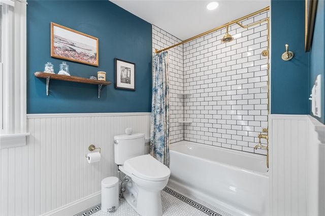 84 Alden Avenue, Warwick, RI 02889