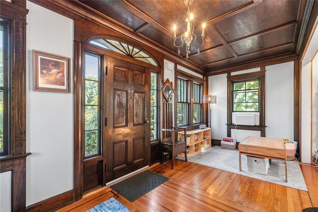 84 Alden Avenue, Warwick, RI 02889