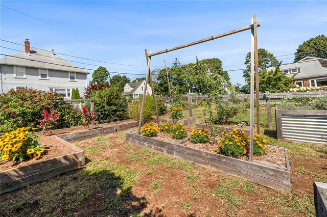 84 Alden Avenue, Warwick, RI 02889