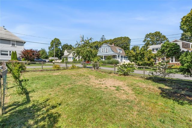 84 Alden Avenue, Warwick, RI 02889