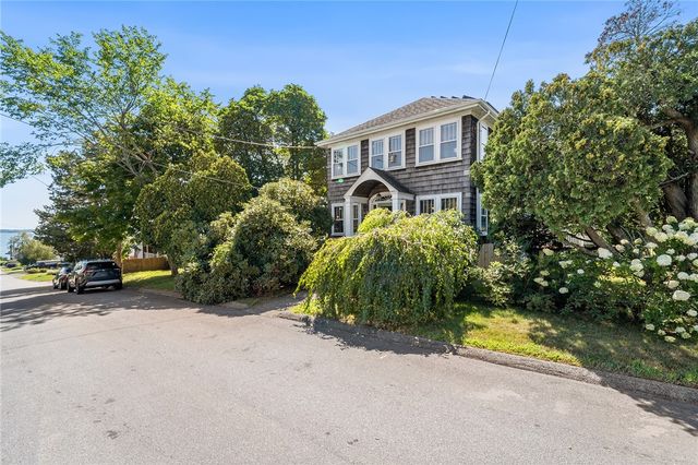 84 Alden Avenue, Warwick, RI 02889