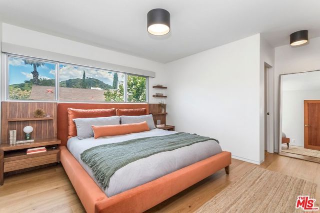 6826 Iris Circle, Los Angeles, CA 90068