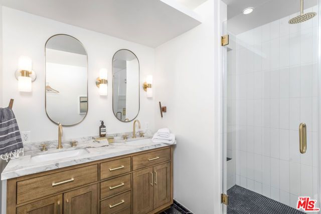 6826 Iris Circle, Los Angeles, CA 90068