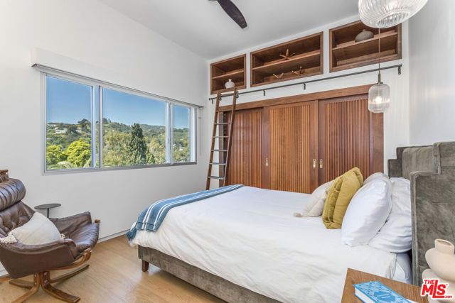 6826 Iris Circle, Los Angeles, CA 90068