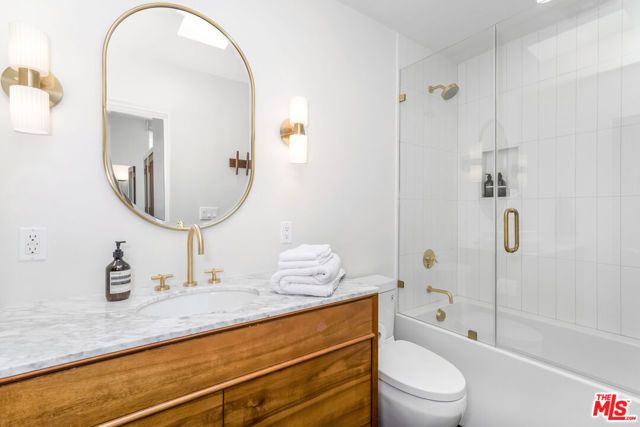6826 Iris Circle, Los Angeles, CA 90068