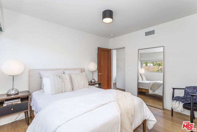 6826 Iris Circle, Los Angeles, CA 90068