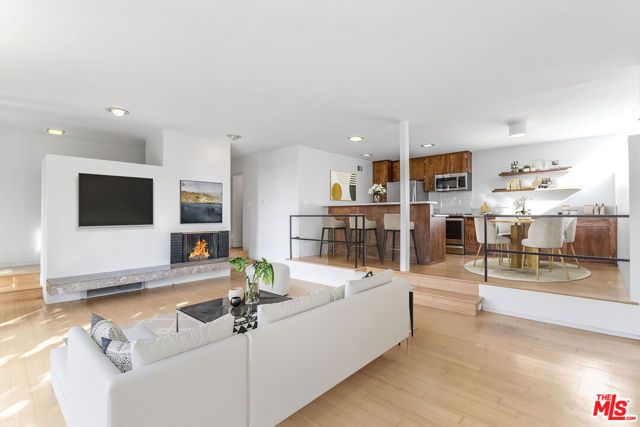 6826 Iris Circle, Los Angeles, CA 90068