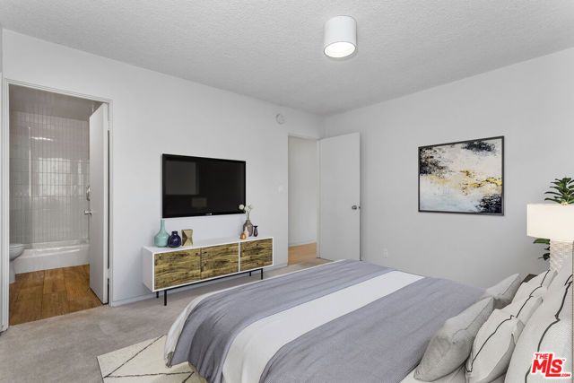 6826 Iris Circle, Los Angeles, CA 90068