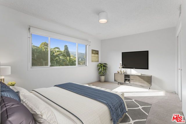 6826 Iris Circle, Los Angeles, CA 90068