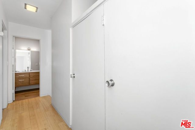 6826 Iris Circle, Los Angeles, CA 90068