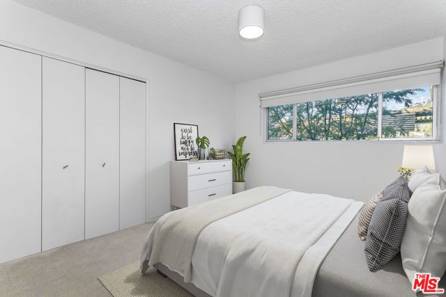 6826 Iris Circle, Los Angeles, CA 90068