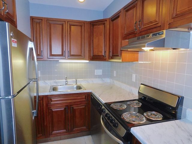 14 Arizona 7, Arlington, MA 02476