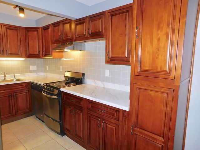 14 Arizona 7, Arlington, MA 02476
