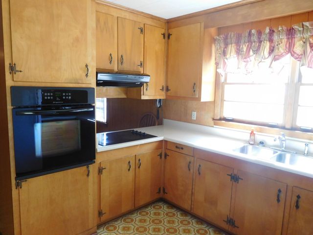 217 Peoples Creek Road Road, Gaffney, SC 29340