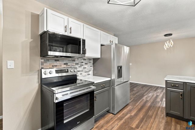 3301 S Terry Ave Avenue, Sioux Falls, SD 57106