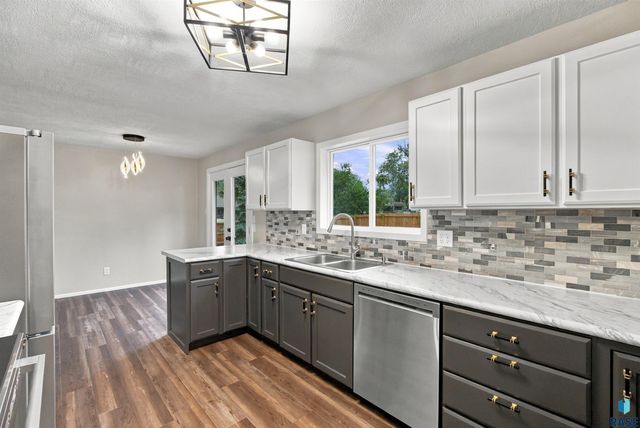 3301 S Terry Ave Avenue, Sioux Falls, SD 57106