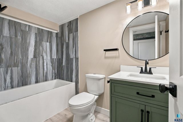 3301 S Terry Ave Avenue, Sioux Falls, SD 57106