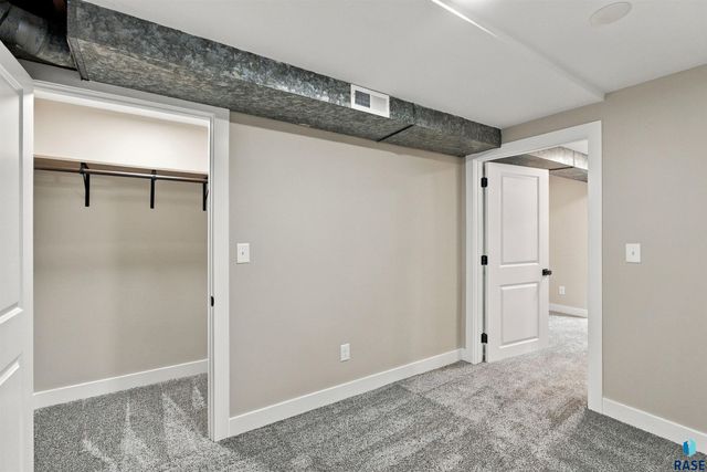 3301 S Terry Ave Avenue, Sioux Falls, SD 57106