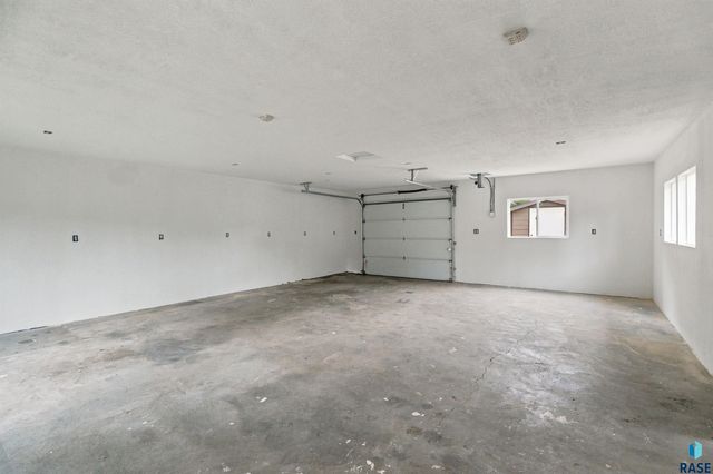3301 S Terry Ave Avenue, Sioux Falls, SD 57106