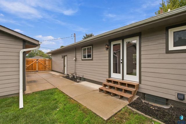 3301 S Terry Ave Avenue, Sioux Falls, SD 57106