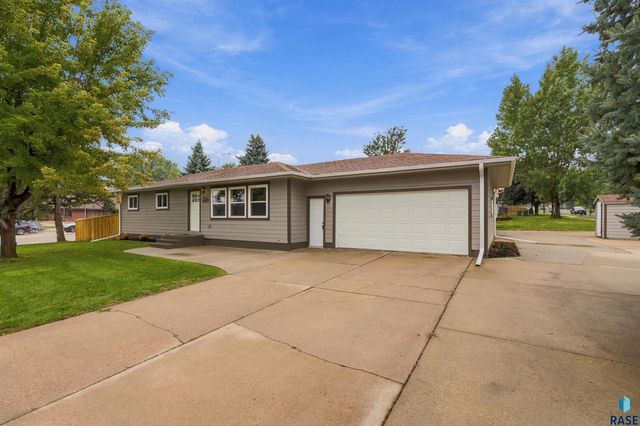 3301 S Terry Ave Avenue, Sioux Falls, SD 57106