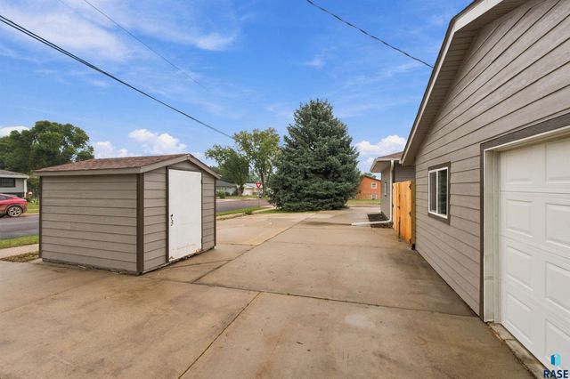 3301 S Terry Ave Avenue, Sioux Falls, SD 57106