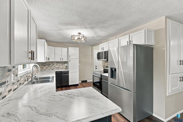 3301 S Terry Ave Avenue, Sioux Falls, SD 57106